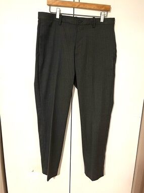 Men's Uniqlo Gray Pinstripe cropped Dress Pants